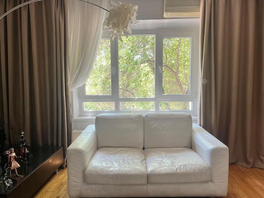 Charming Apartment/King Size Bed Bükreş Dış mekan fotoğraf